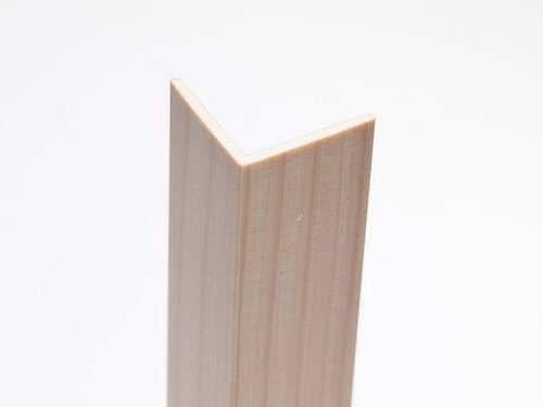 Angulo PCV rígido laminado madera. Perfiles plásticos Polinter, S.A.